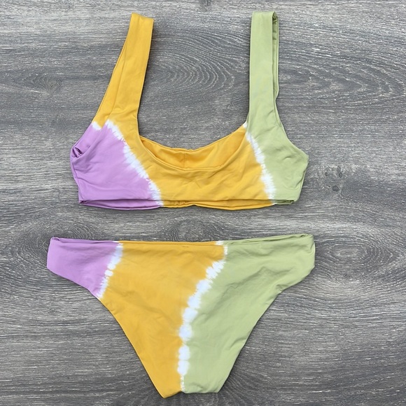 L*Space Lizzie Bikini Top & Sandy Bottoms, diagonal sunburst - Picture 11 of 15